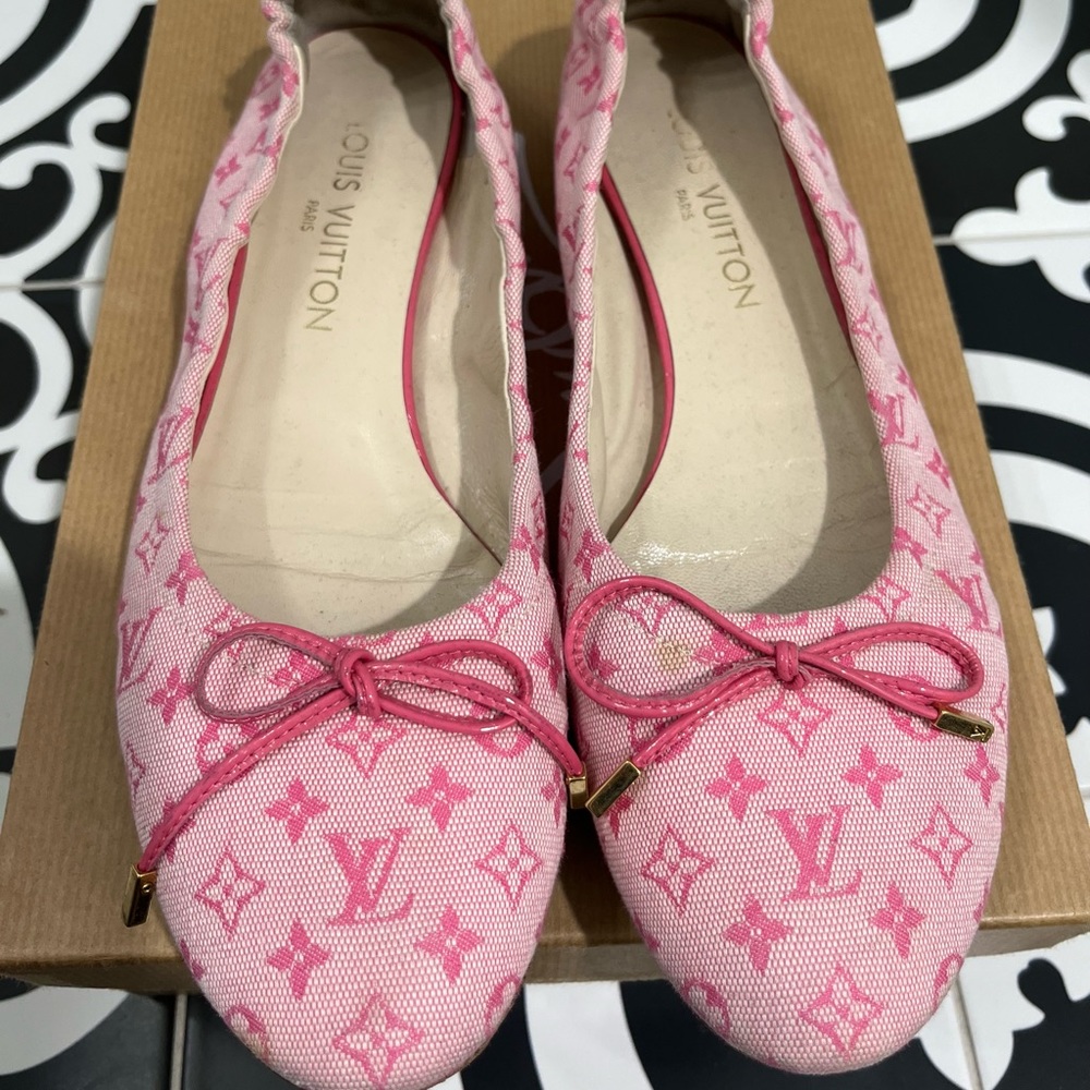 Louis Vuitton flats
